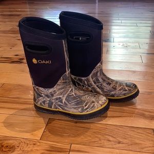 Oaki boots size 1